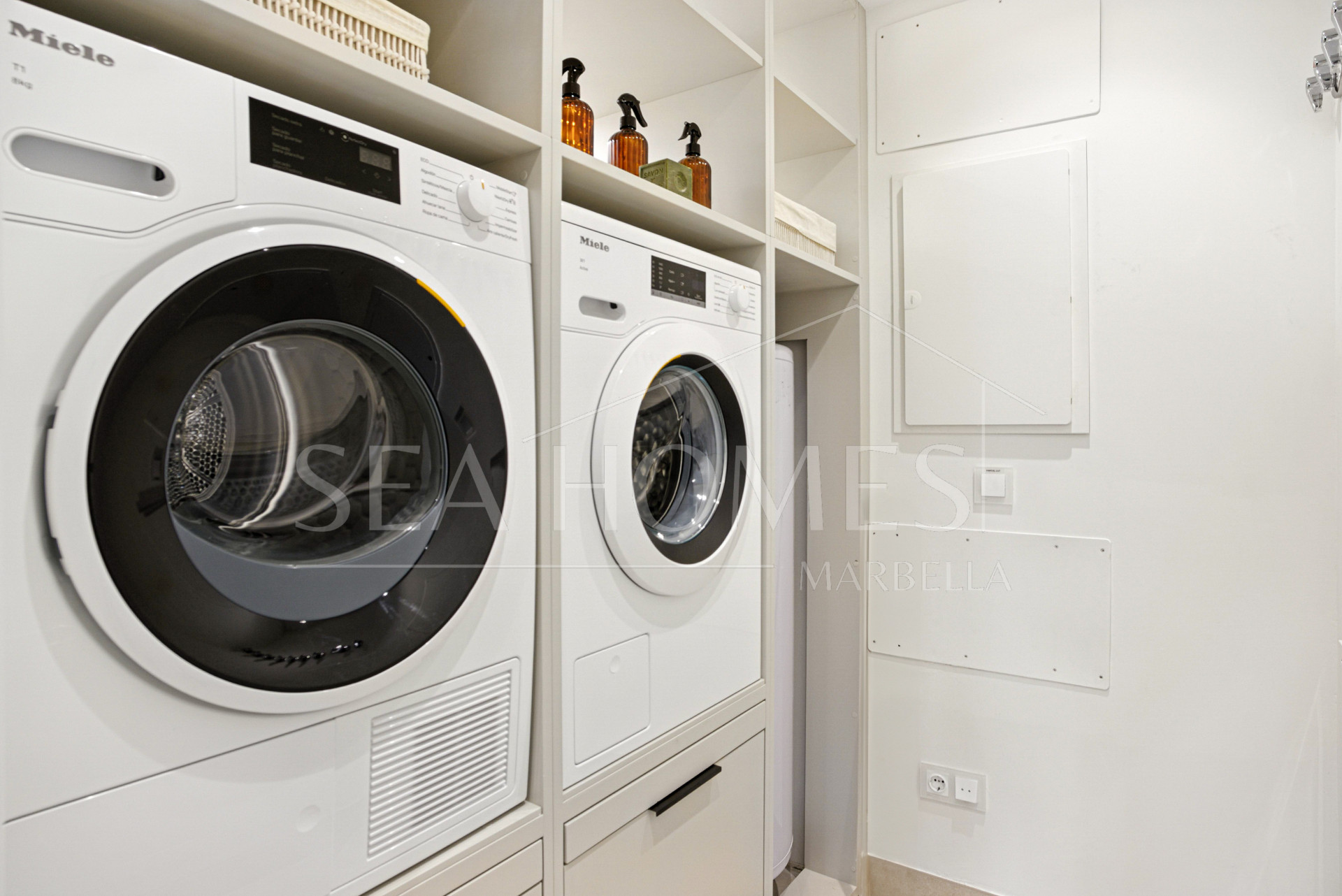 Stunning south facing, four bedroom ground floor apartment, set within the exclusive Los Granados del Mar urbanization on the New Golden Mile