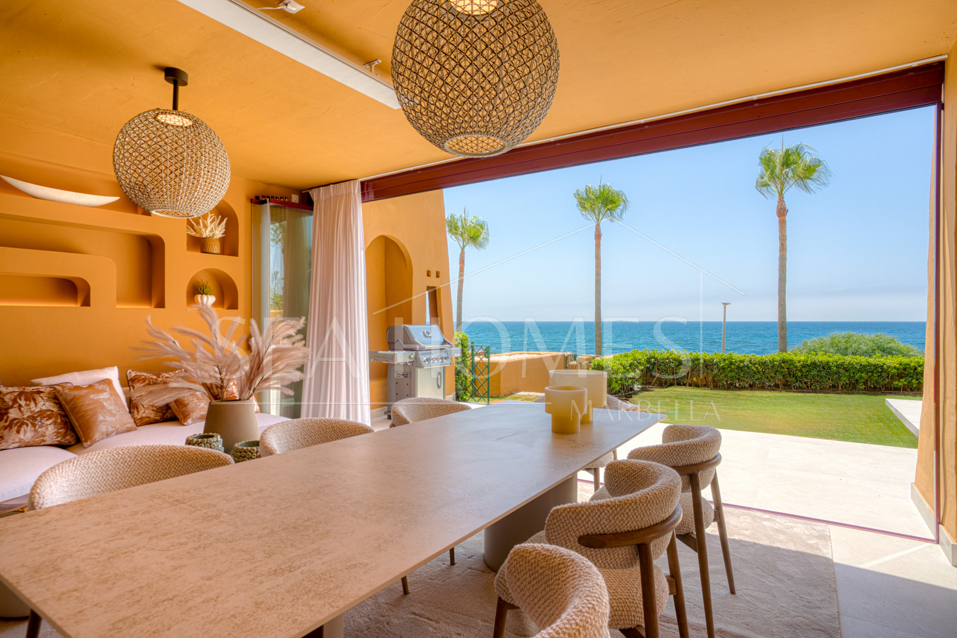 Stunning south facing, four bedroom ground floor apartment, set within the exclusive Los Granados del Mar urbanization on the New Golden Mile