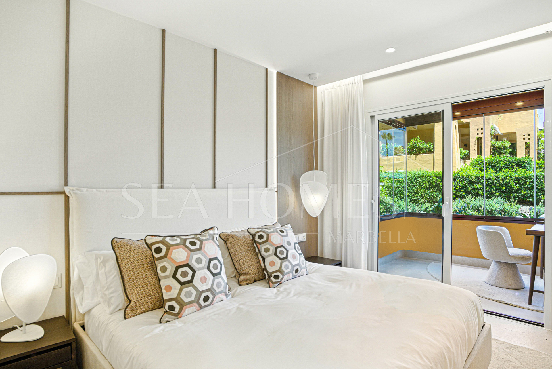 Stunning south facing, four bedroom ground floor apartment, set within the exclusive Los Granados del Mar urbanization on the New Golden Mile