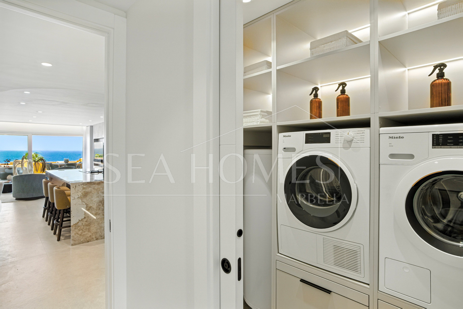 Beautiful beach front, south facing four bedroom apartment located in Los Granados del Mar on the New Golden Mile