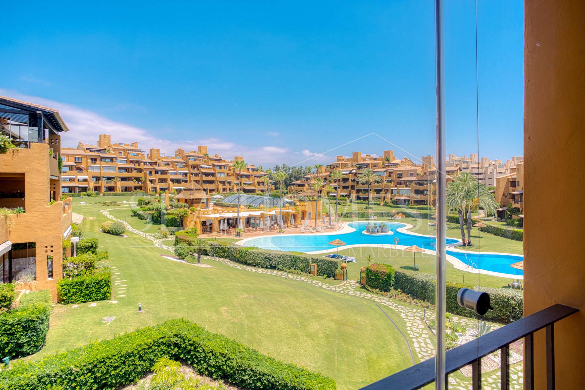 Beautiful beach front, south facing four bedroom apartment located in Los Granados del Mar on the New Golden Mile
