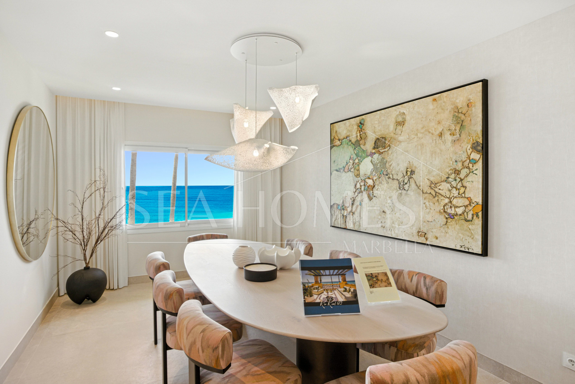 Luxurious south facing, three bedroom beachfront apartment, located in the prestigious community of Río Real Playa.