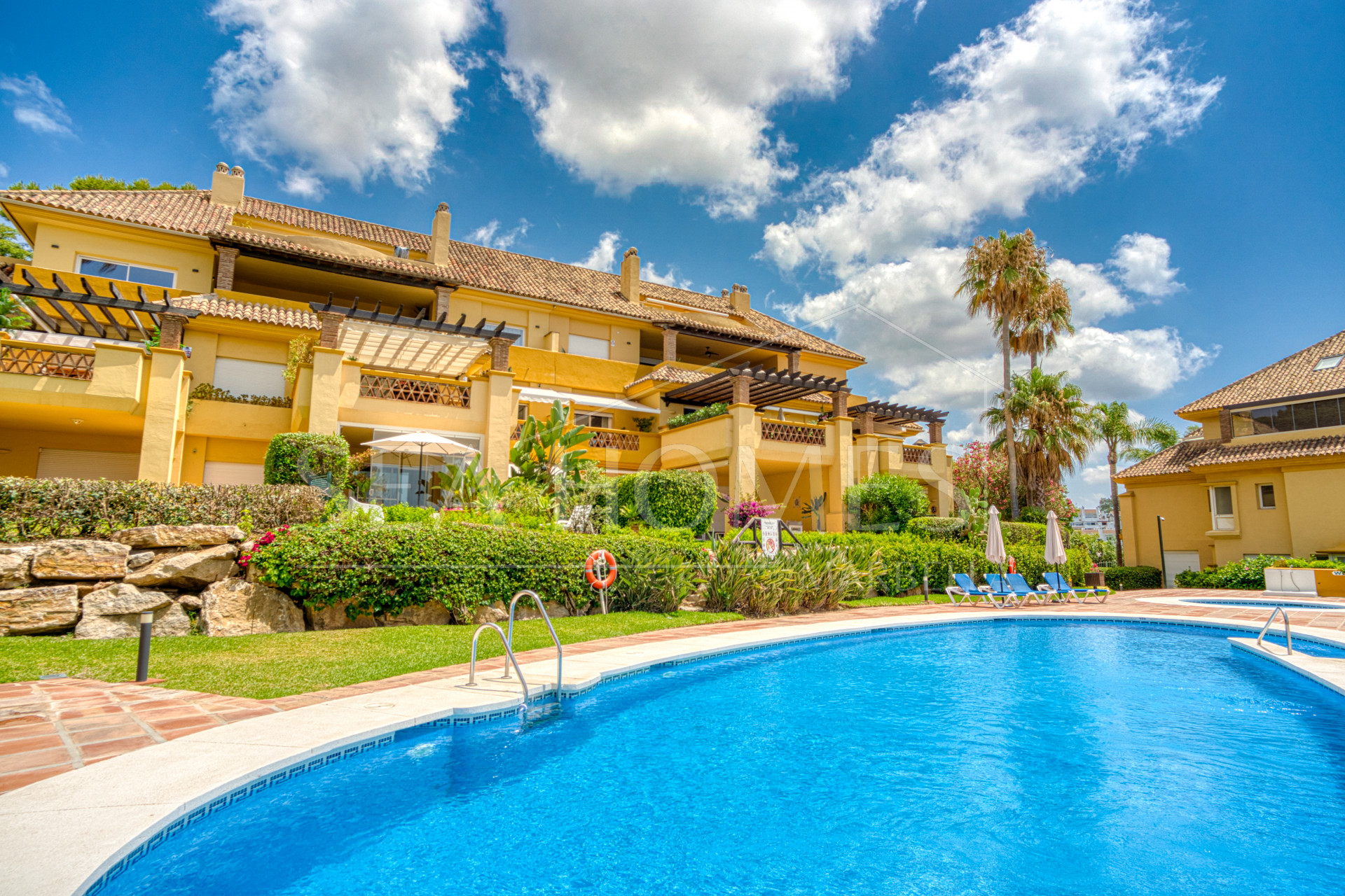 Luxurious south facing, three bedroom beachfront apartment, located in the prestigious community of Río Real Playa.