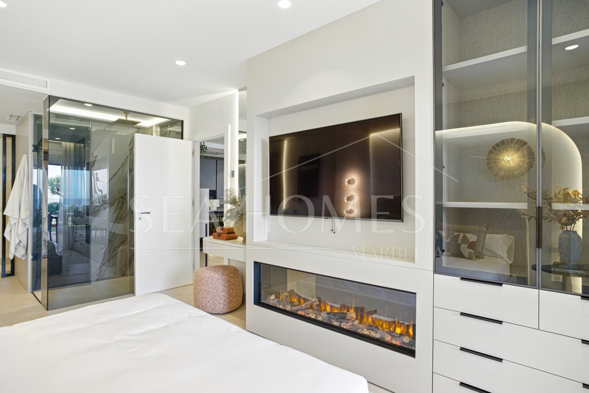 Impeccably renovated, south facing beach front, garden apartment located in the exclusive Menara Beach community on the sought-after New Golden Mile