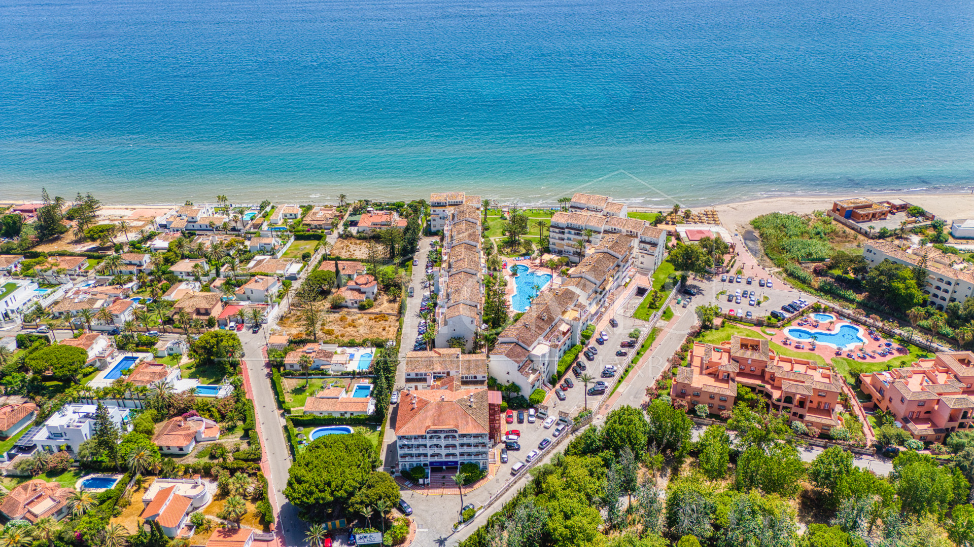 Excellent investment opportunity - south west facing three bedroom, beachfront duplex penthouse located in Playa Real, Marbesa