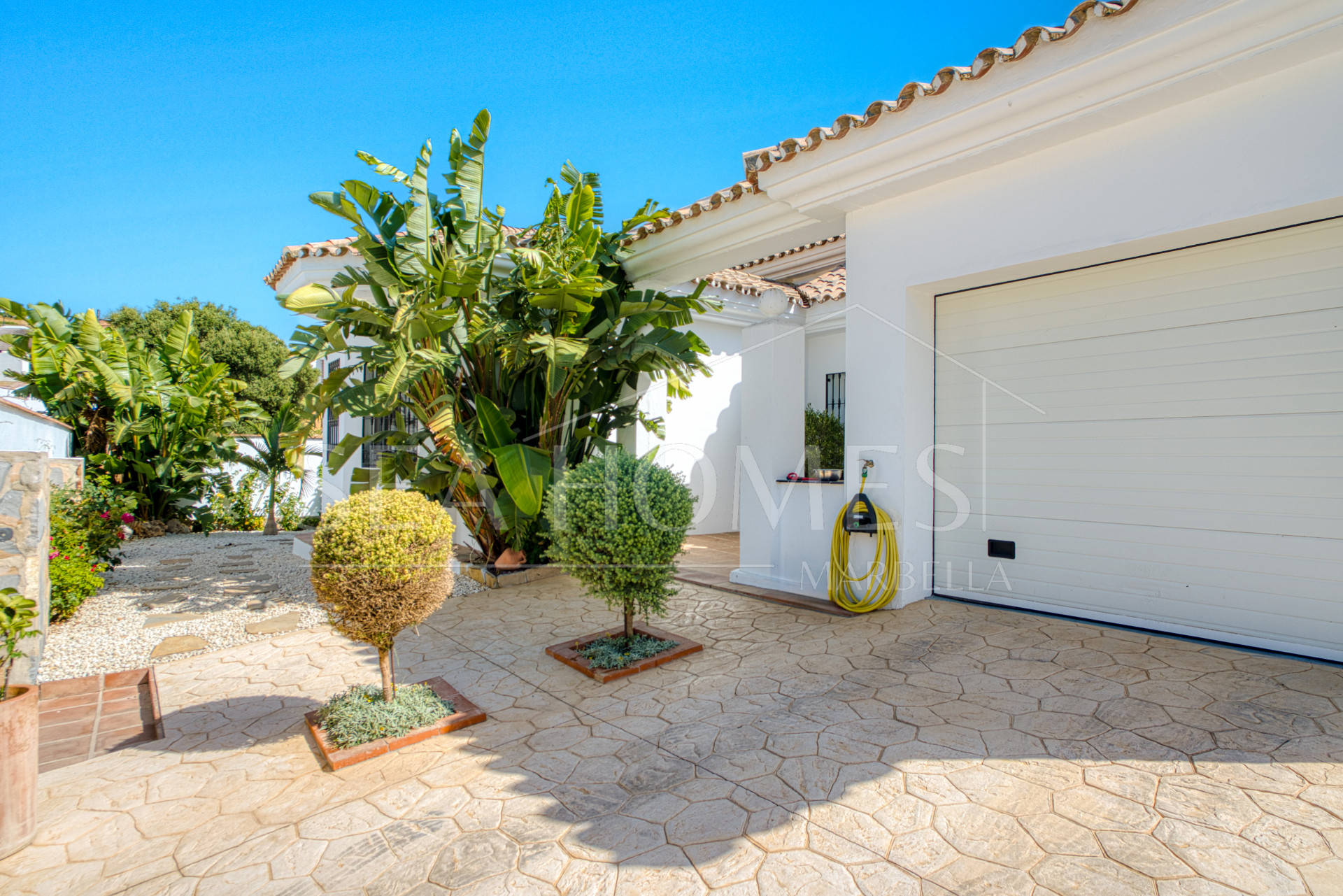 Beautiful five bedroom, Southwest-Facing Villa with Golf Views in Valle Romano (Estepona)
