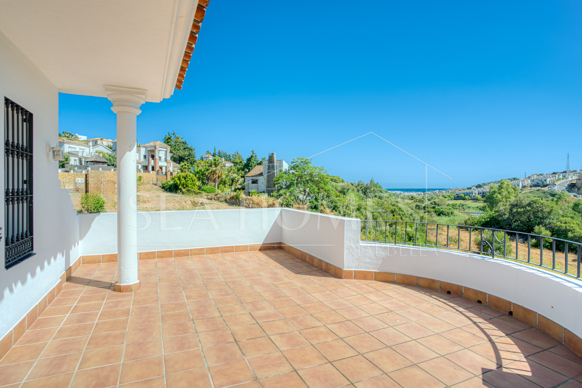 Beautiful five bedroom, Southwest-Facing Villa with Golf Views in Valle Romano (Estepona)