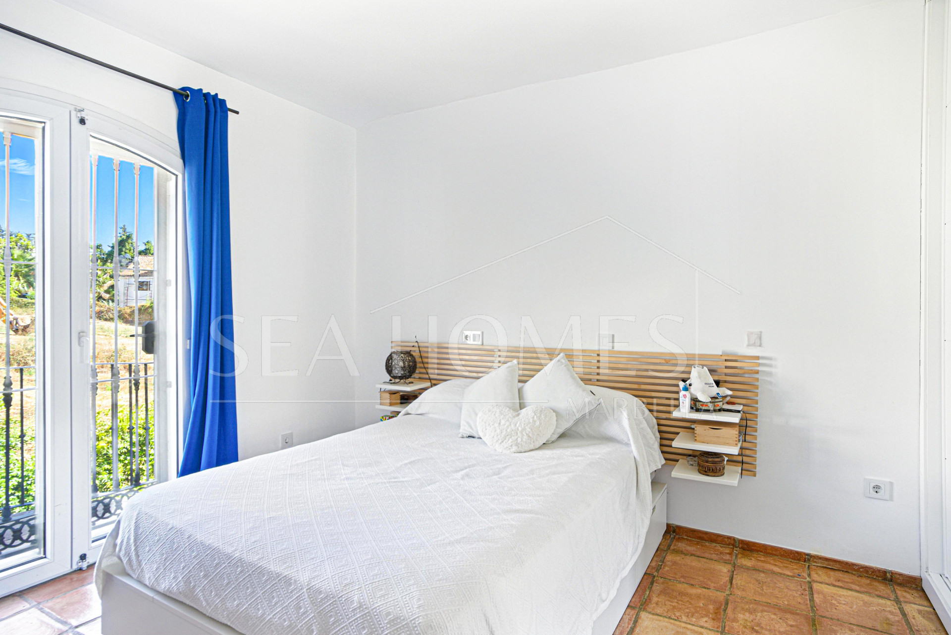 Beautiful five bedroom, Southwest-Facing Villa with Golf Views in Valle Romano (Estepona)