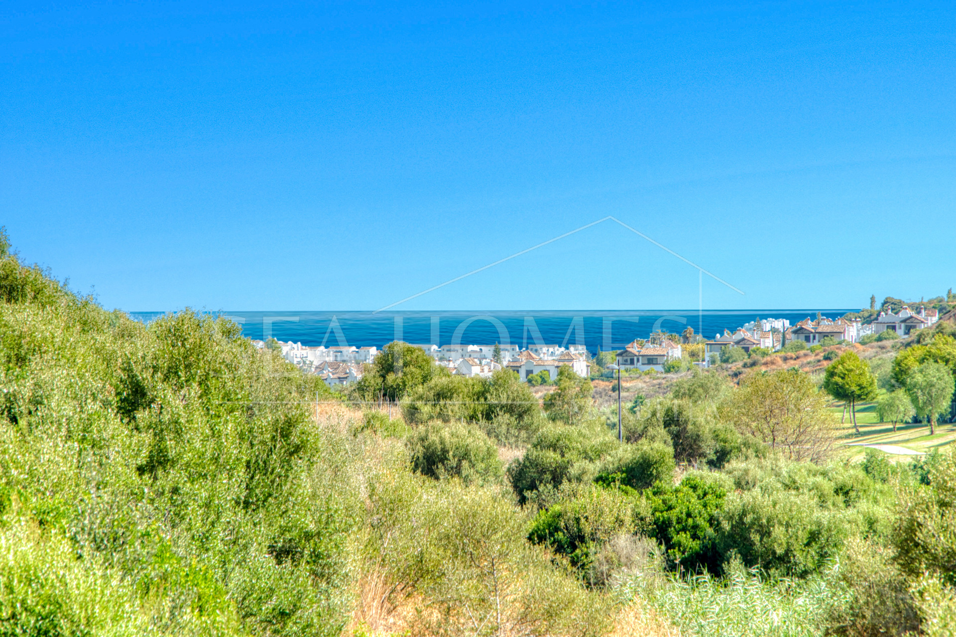 Beautiful five bedroom, Southwest-Facing Villa with Golf Views in Valle Romano (Estepona)