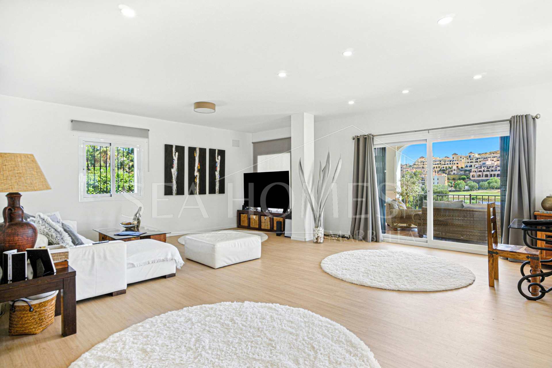 Beautiful five bedroom, Southwest-Facing Villa with Golf Views in Valle Romano (Estepona)