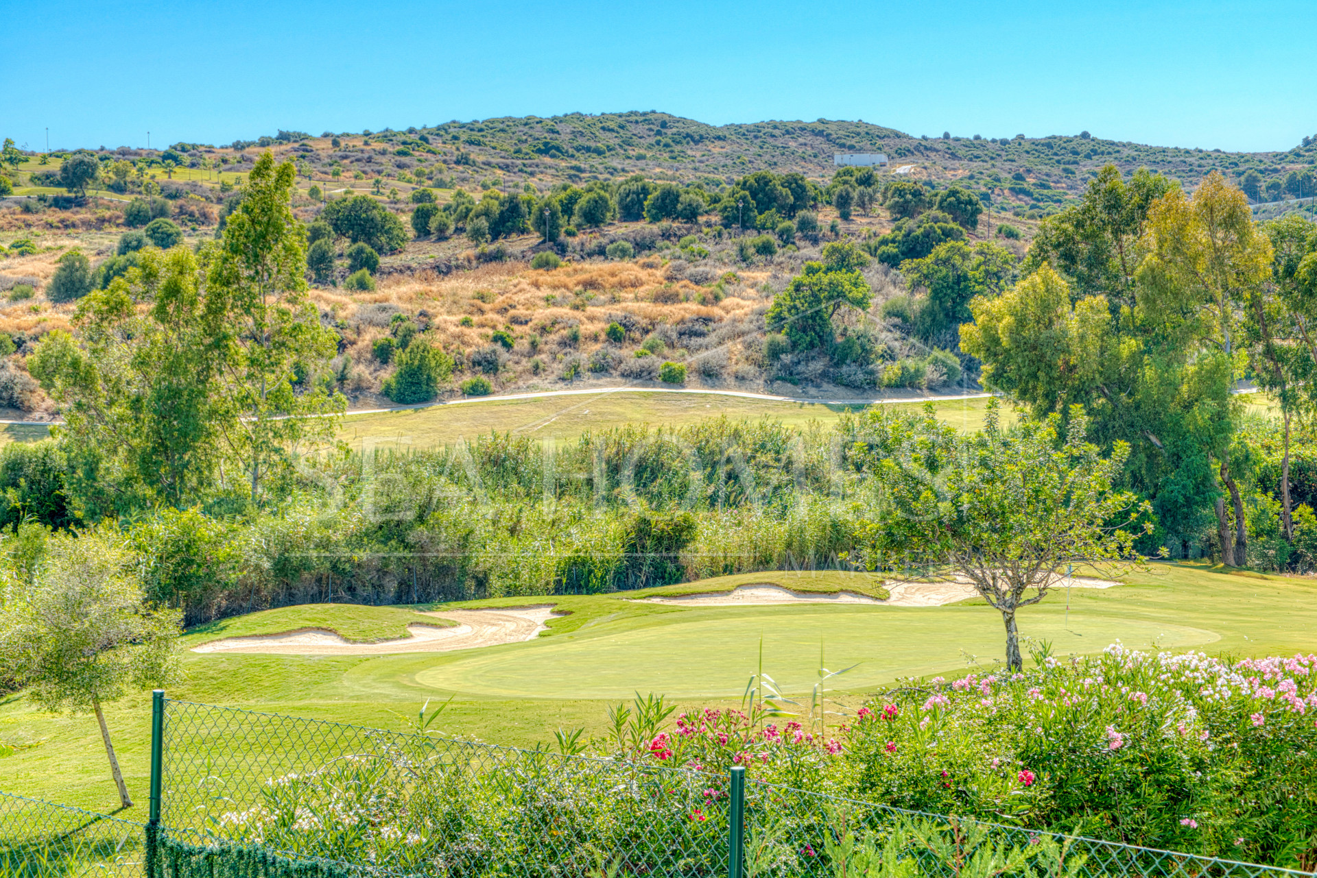 Beautiful five bedroom, Southwest-Facing Villa with Golf Views in Valle Romano (Estepona)