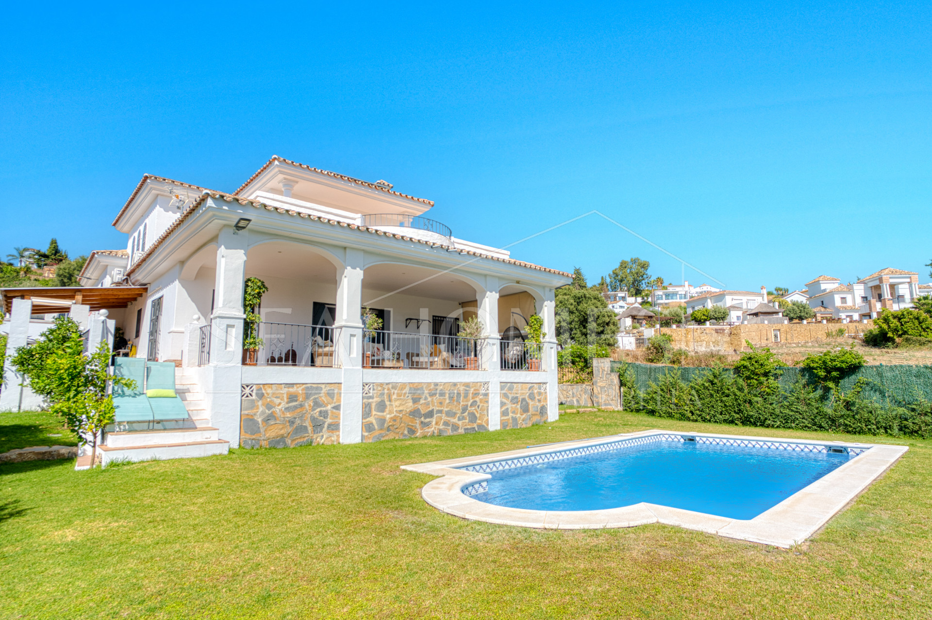 Beautiful five bedroom, Southwest-Facing Villa with Golf Views in Valle Romano (Estepona)