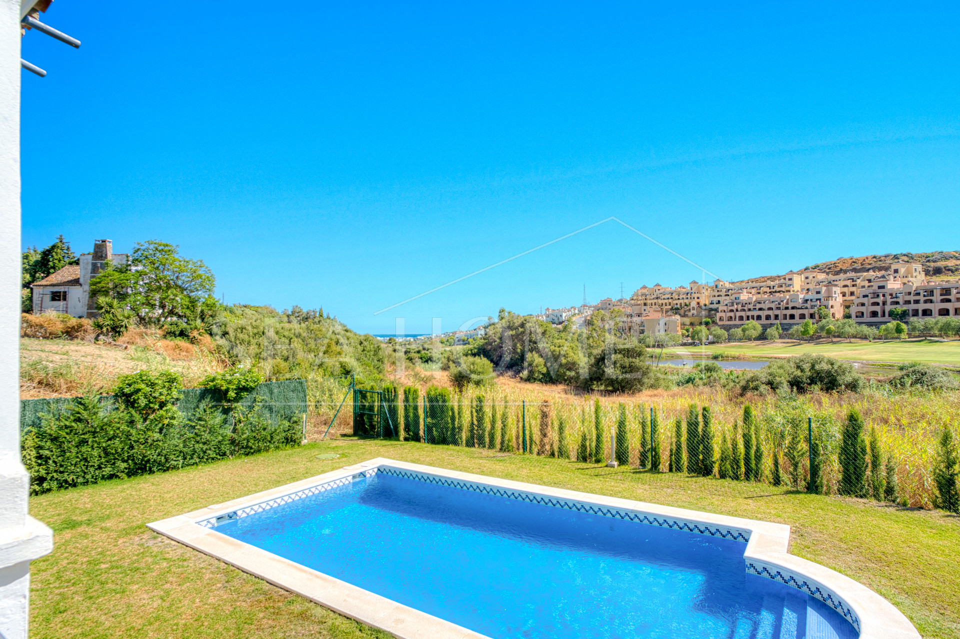 Beautiful five bedroom, Southwest-Facing Villa with Golf Views in Valle Romano (Estepona)