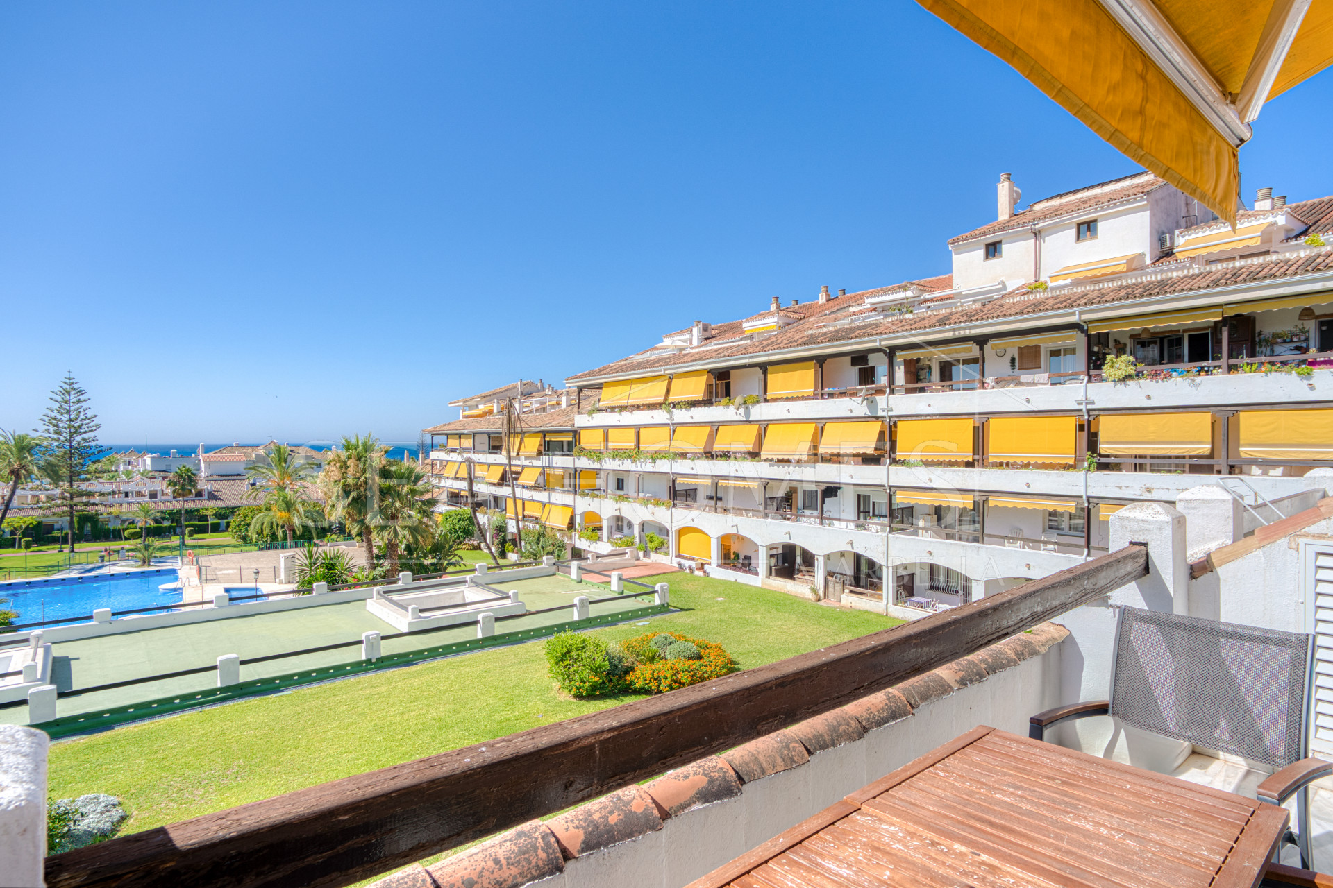 Wonderful south facing. two bedroom duplex penthouse located in the highly sought-after Carolina Park on Marbella’s prestigious Golden Mile