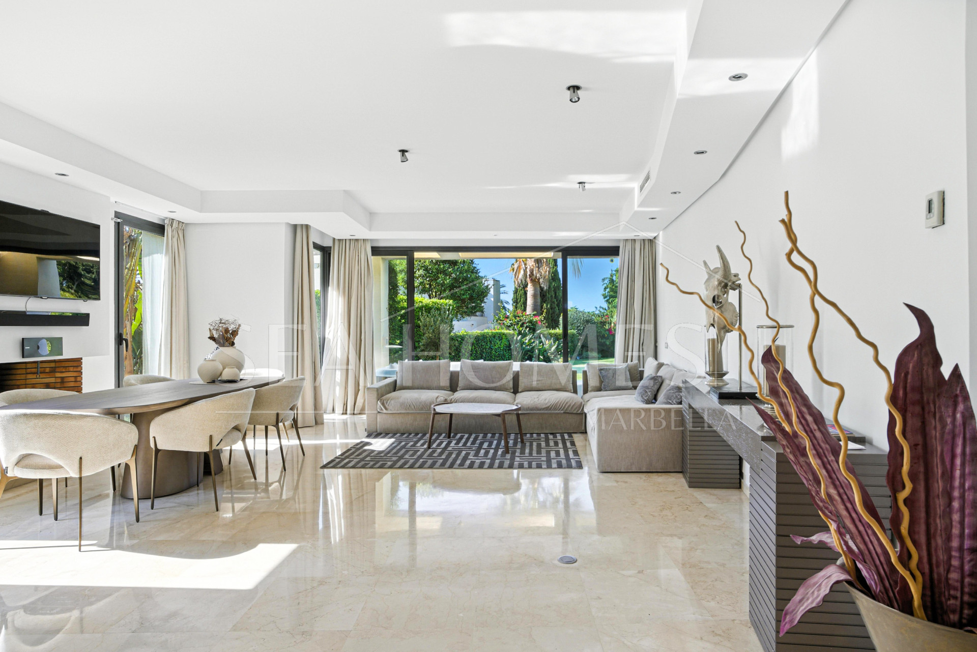 Luxury, south facing two bedroom, ground floor apartment located in prestigious community Imara, Balcones de Sierra Blanca