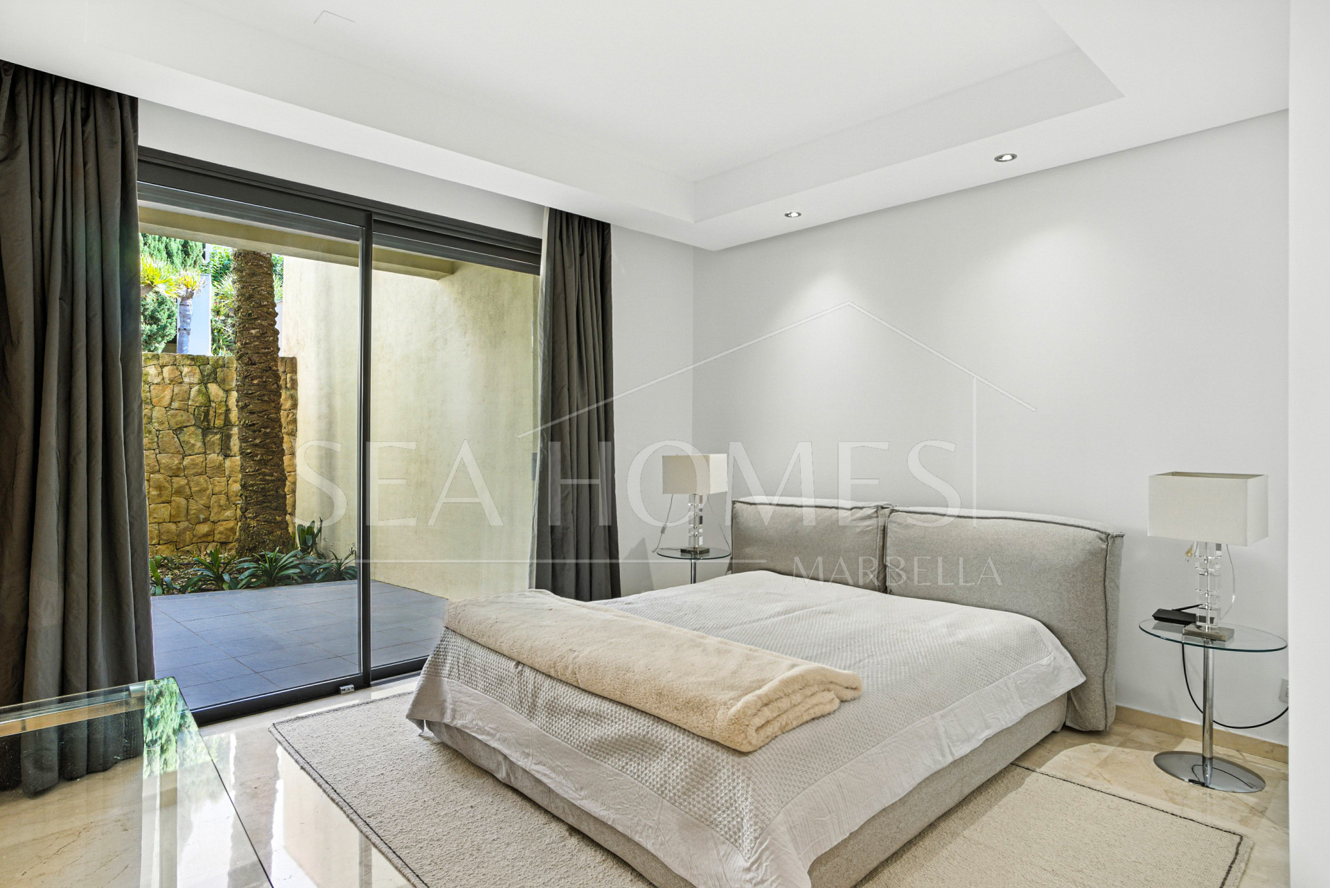 Luxury, south facing two bedroom, ground floor apartment located in prestigious community Imara, Balcones de Sierra Blanca