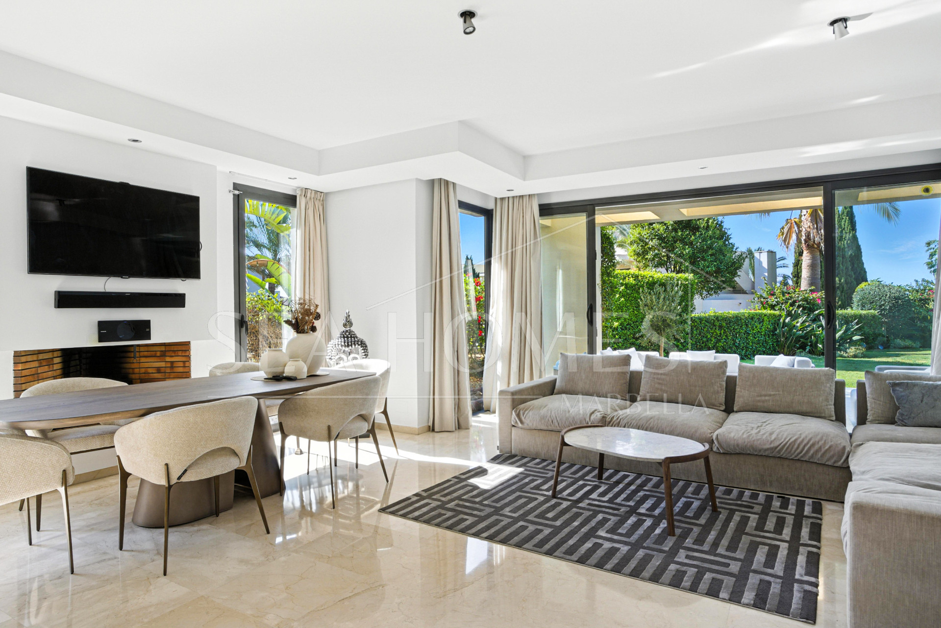 Luxury, south facing two bedroom, ground floor apartment located in prestigious community Imara, Balcones de Sierra Blanca