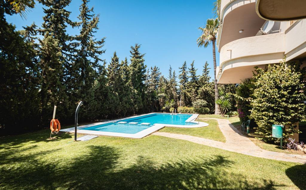 Beautiful renovated two bedroom apartment in Puerto Banús, Marbella