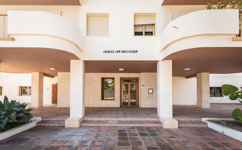 Beautiful renovated two bedroom apartment in Puerto Banús, Marbella