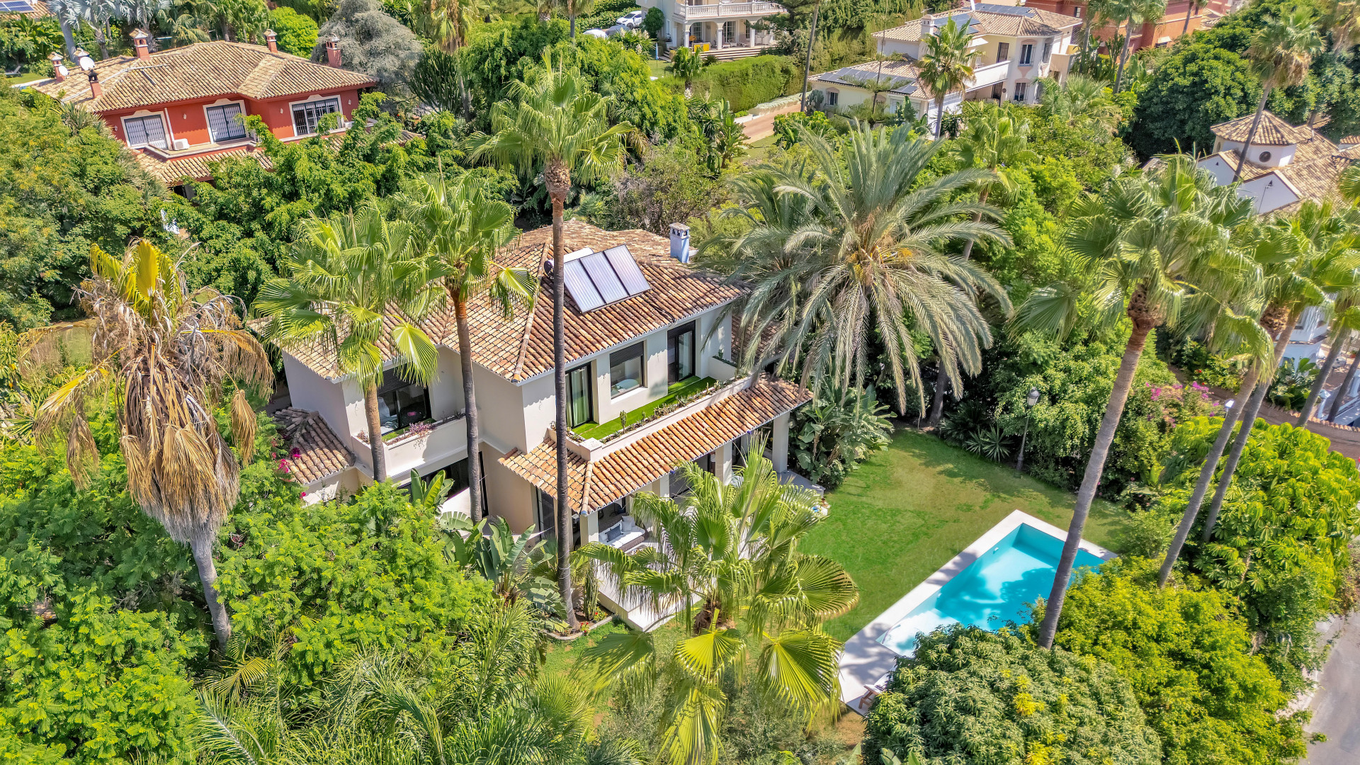 A stunning contemporary villa in the prestigious Xarblanca area of Marbella, offering sophisticated, contemporary interiors and beautiful private pool and gardens.