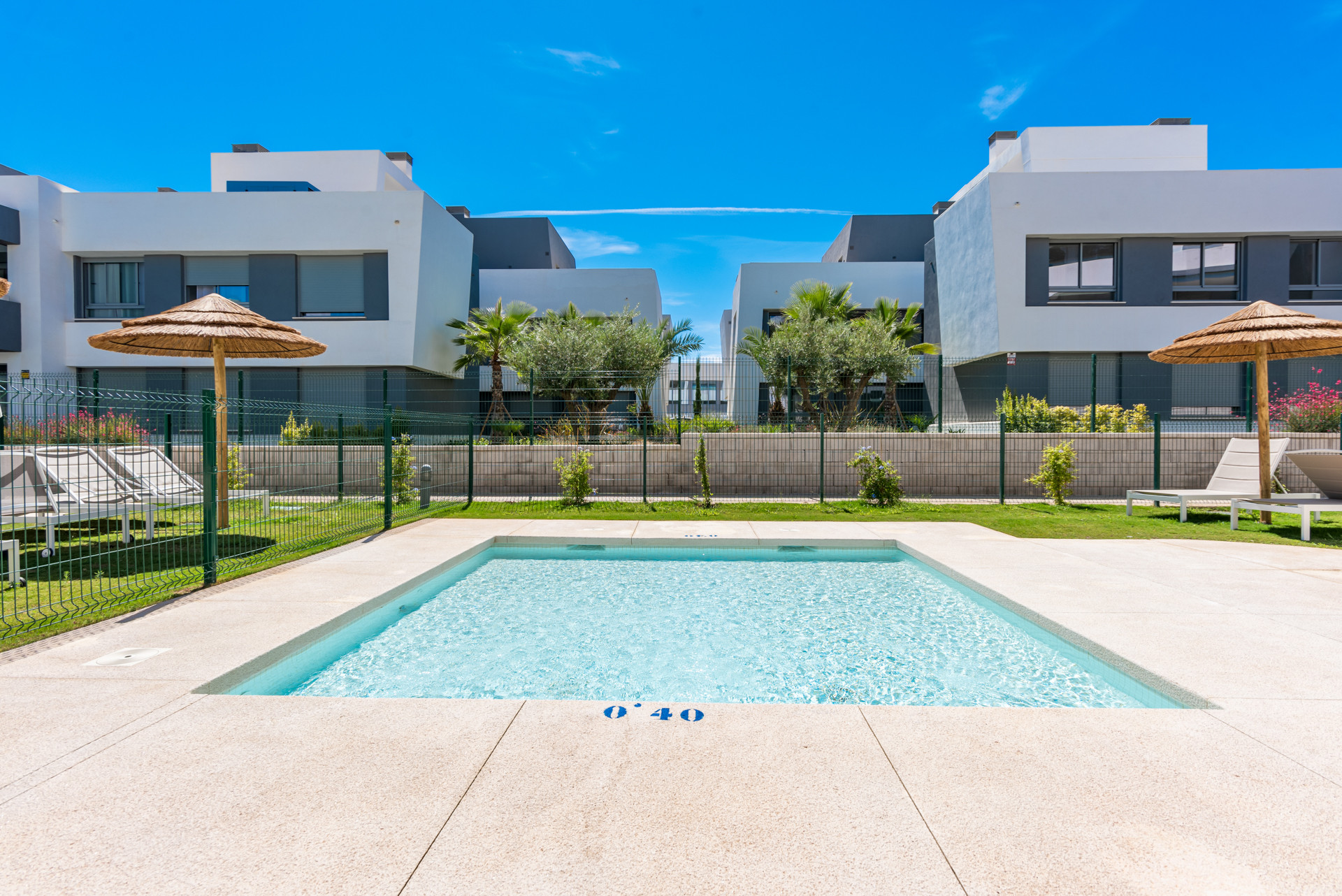 Modern & Spacious 2-Bedroom Penthouse in Vanian Green Village – Urb. Selwo, Estepona