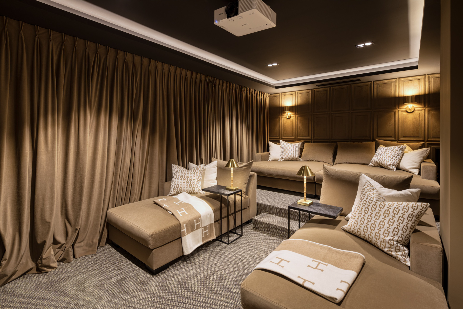 Exceptional seven bedroom frontline golf villa in Las Brisas, Nueva Andalucia