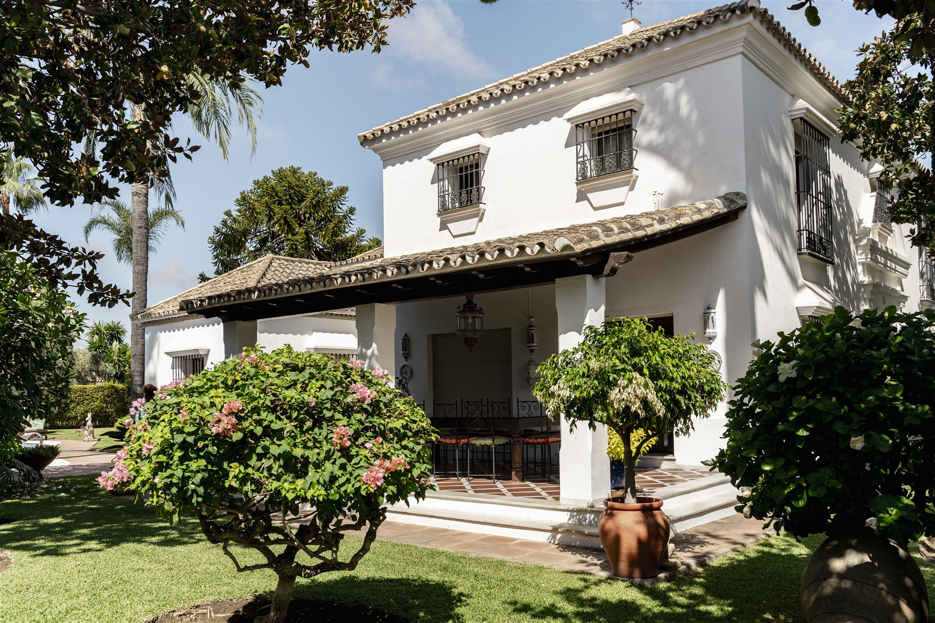 Charming  five bedroom Andalusian Villa located in the area of Cortijo Blanco
