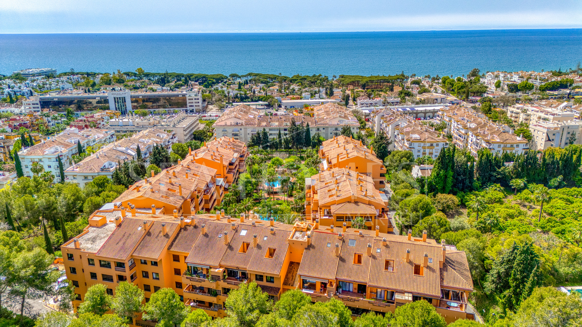 Beautiful, south facing three bedroom duplex penthouse, located in the gated community Costa Nagueles III