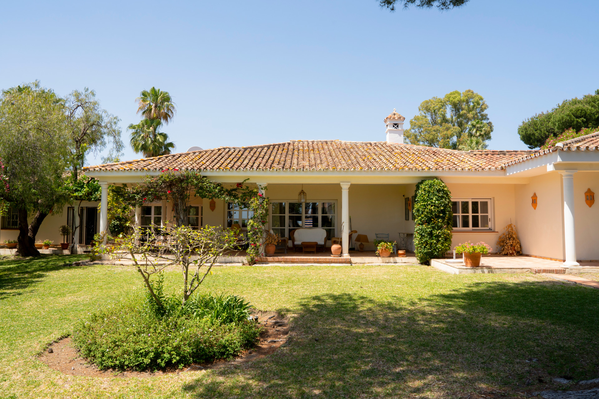 Elegant 4-Bedroom Andalusian Villa in El Paraíso Medio
