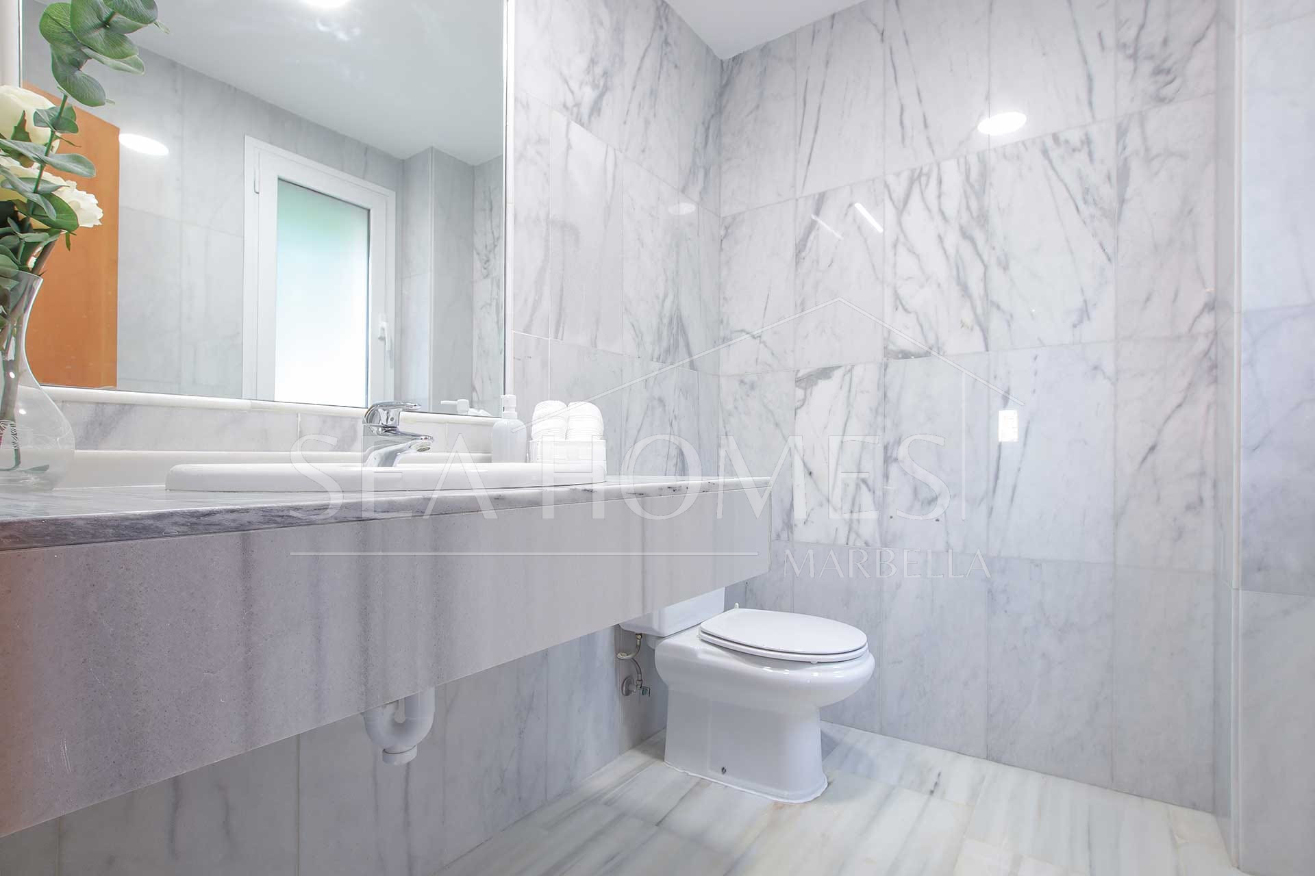 Spacious East-Facing four-Bedroom Villa with Private Pool and Guest Apartment in Benahavís