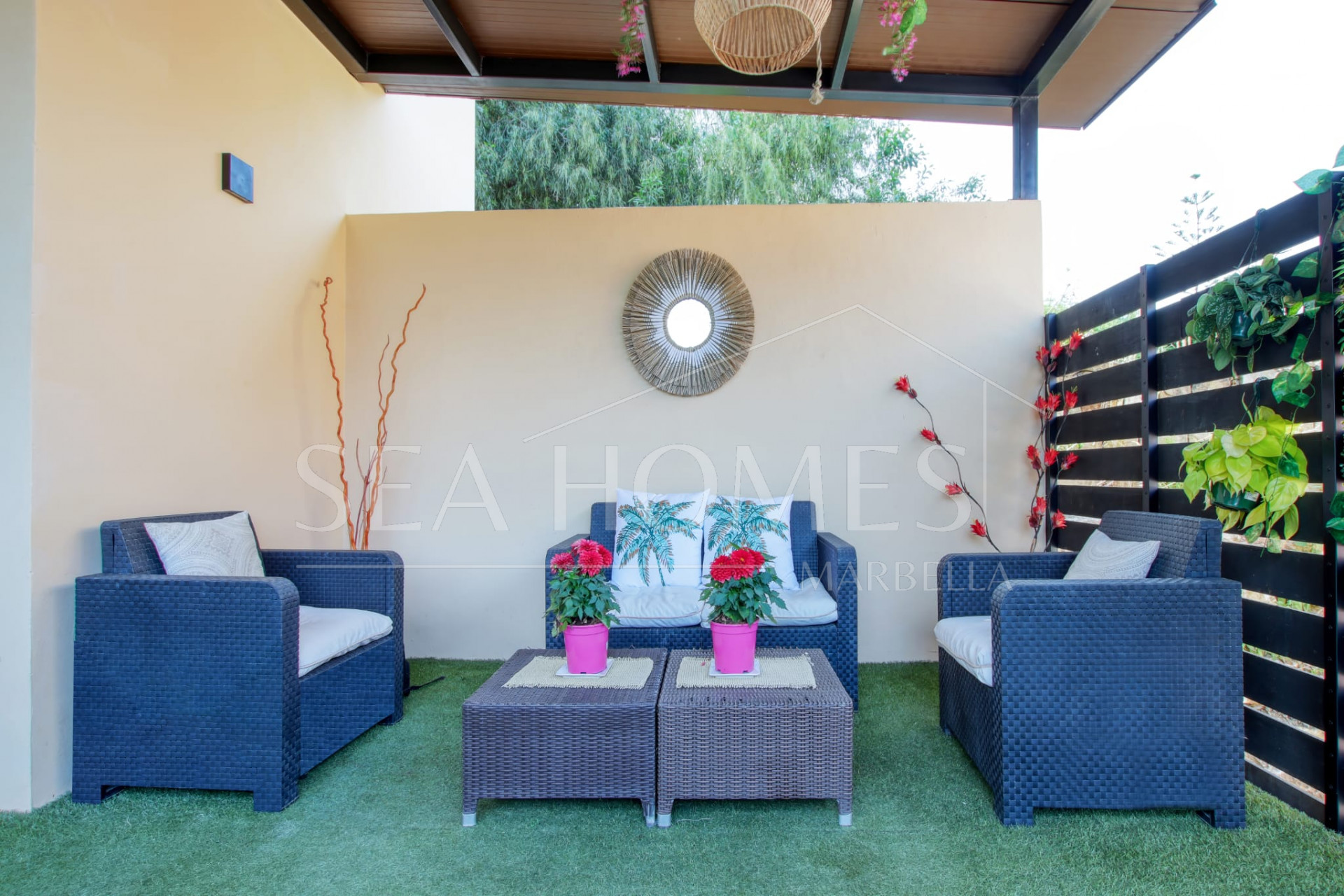 Spacious East-Facing four-Bedroom Villa with Private Pool and Guest Apartment in Benahavís