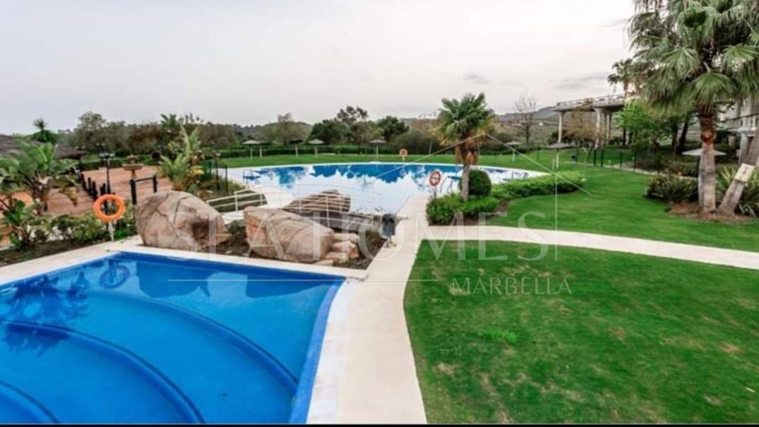 Spacious East-Facing four-Bedroom Villa with Private Pool and Guest Apartment in Benahavís