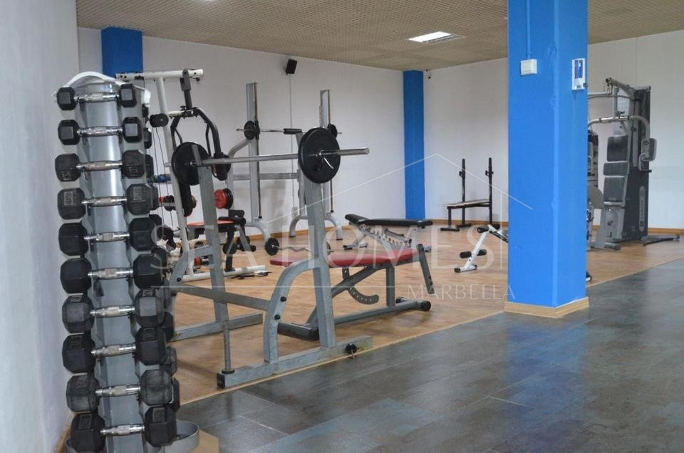 Spacious East-Facing four-Bedroom Villa with Private Pool and Guest Apartment in Benahavís