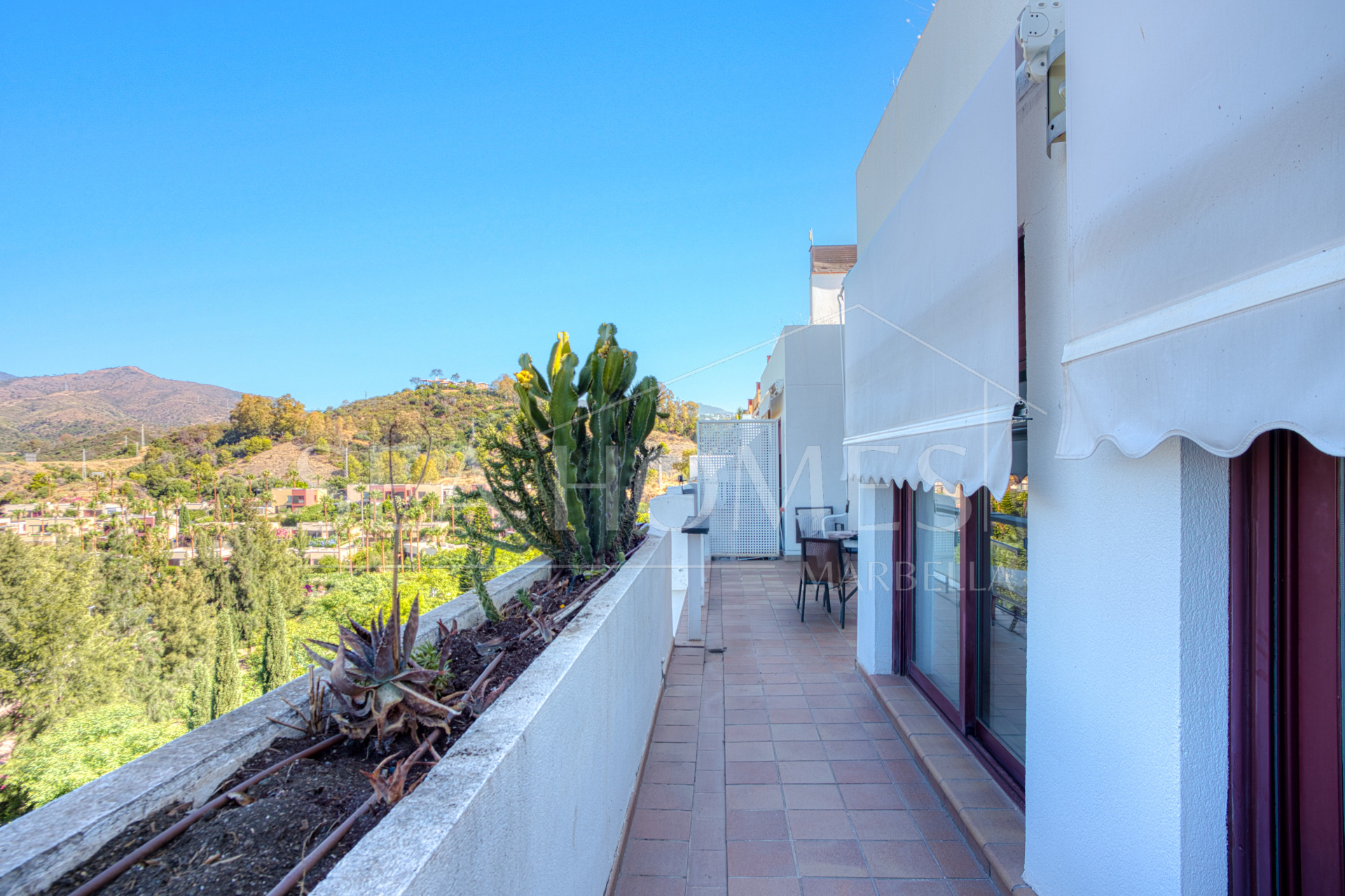 Charming east facing, three bedroom duplex penthouse located in the gated community Parque Botanico, Estepona