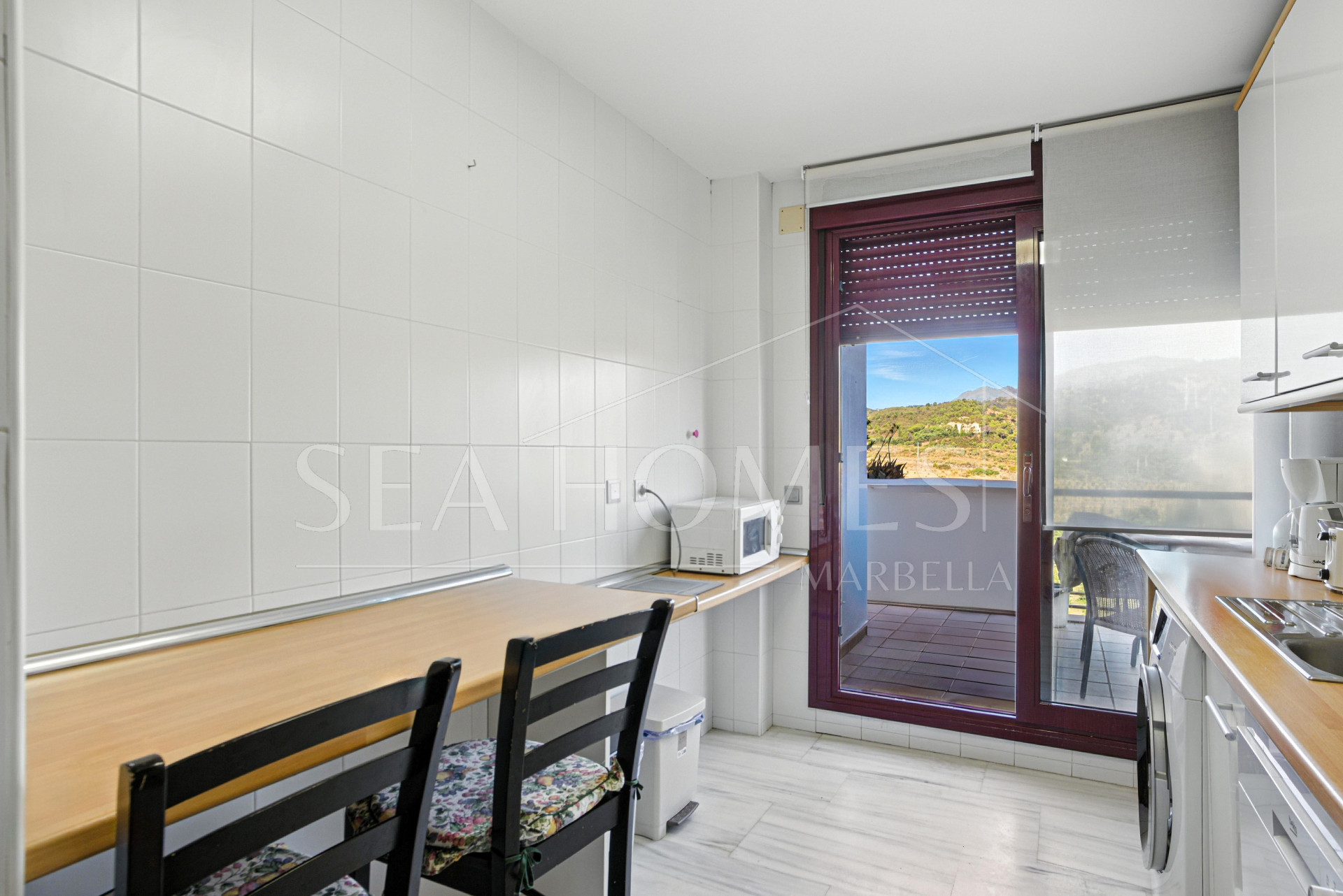 Charming east facing, three bedroom duplex penthouse located in the gated community Parque Botanico, Estepona