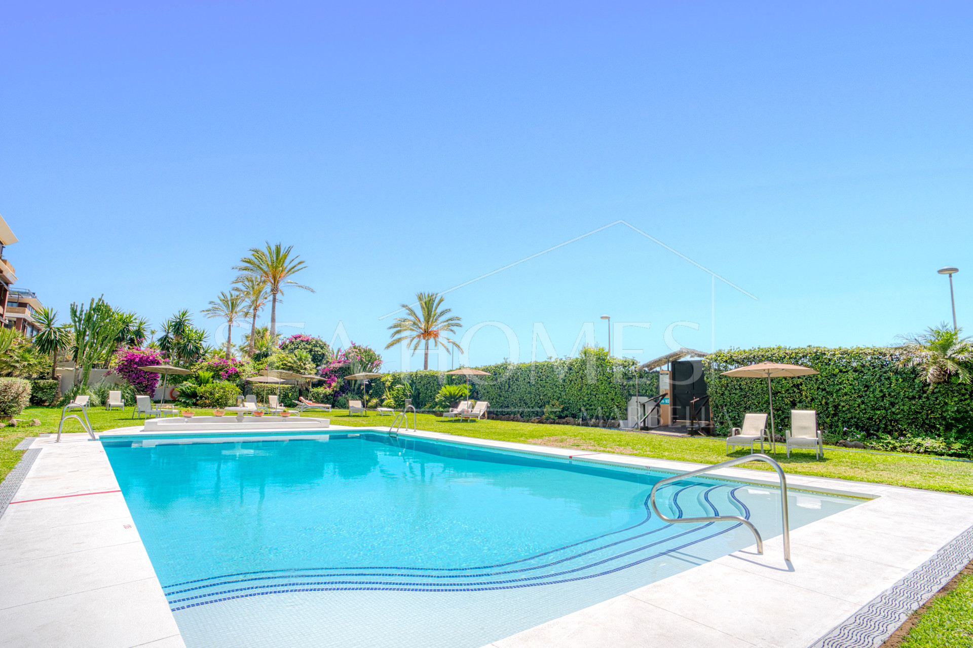 Exclusive Beachfront Two-Bedroom South-Facing Apartment with Sea Views in La Herradura, Marbella