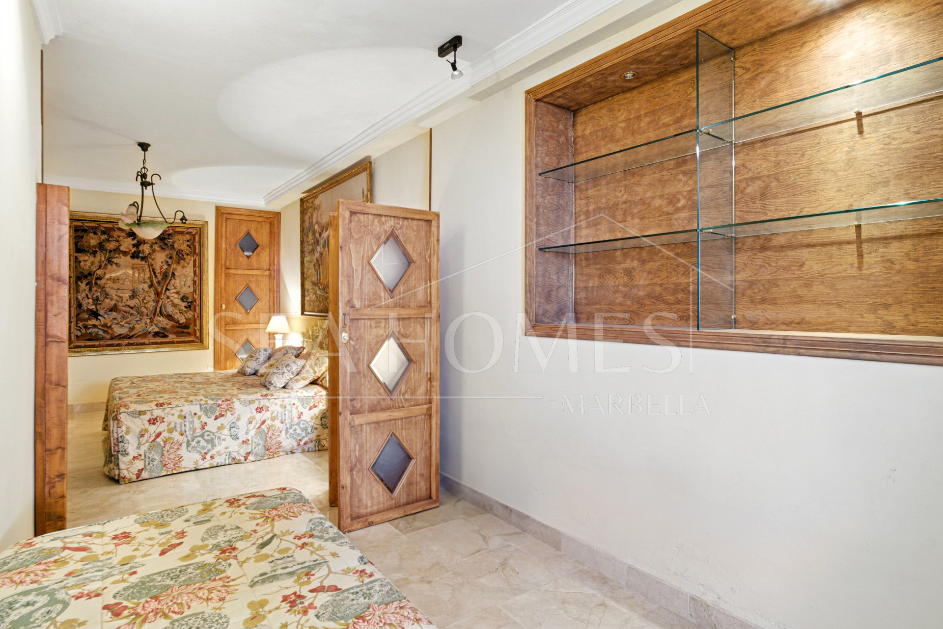 Exclusive Beachfront Two-Bedroom South-Facing Apartment with Sea Views in La Herradura, Marbella