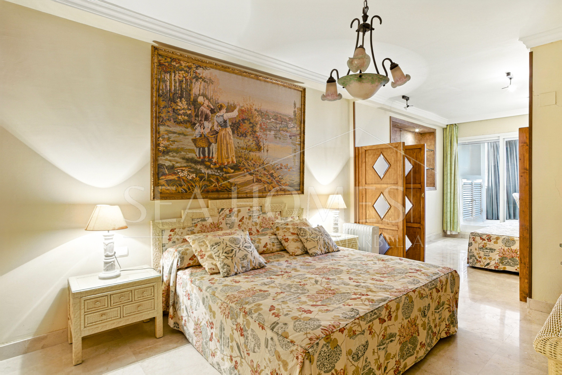 Exclusive Beachfront Two-Bedroom South-Facing Apartment with Sea Views in La Herradura, Marbella