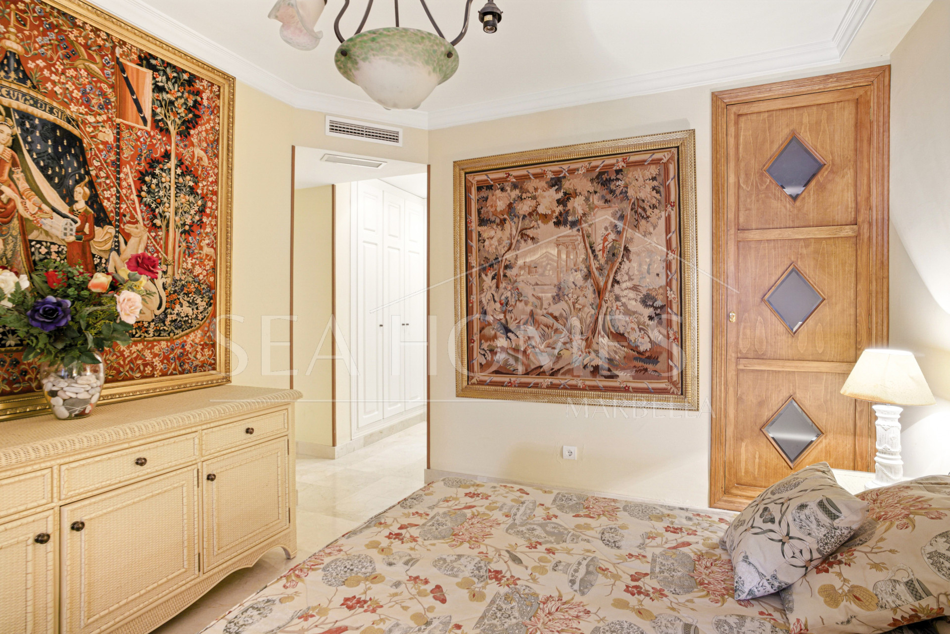 Exclusive Beachfront Two-Bedroom South-Facing Apartment with Sea Views in La Herradura, Marbella