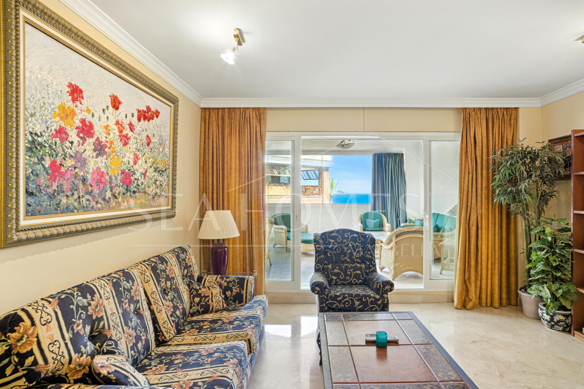 Exclusive Beachfront Two-Bedroom South-Facing Apartment with Sea Views in La Herradura, Marbella