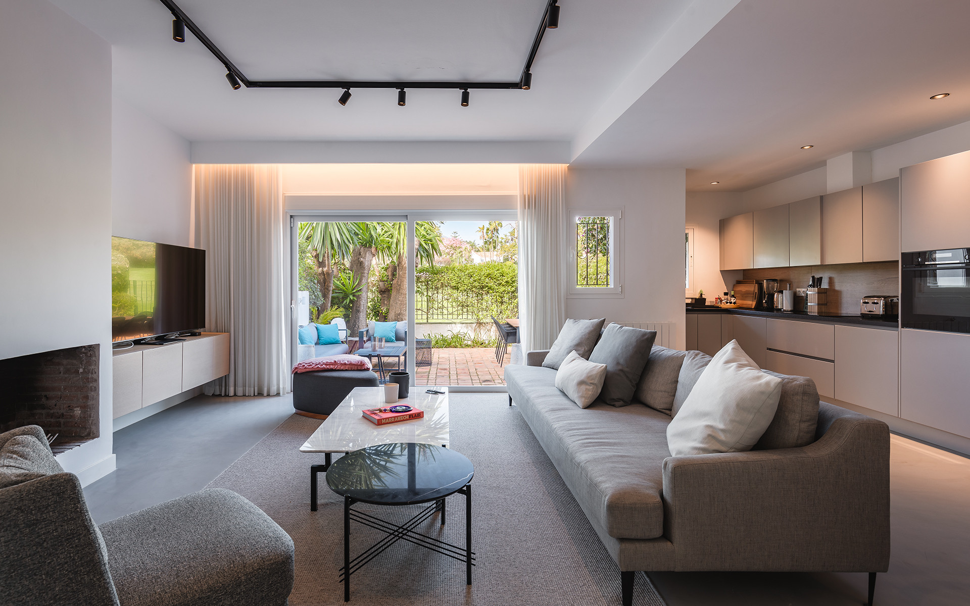 Charming three bedroom, frontline golf townhouse situated in a sought after secure development in Las Brisas, within Nueva Andalucia.