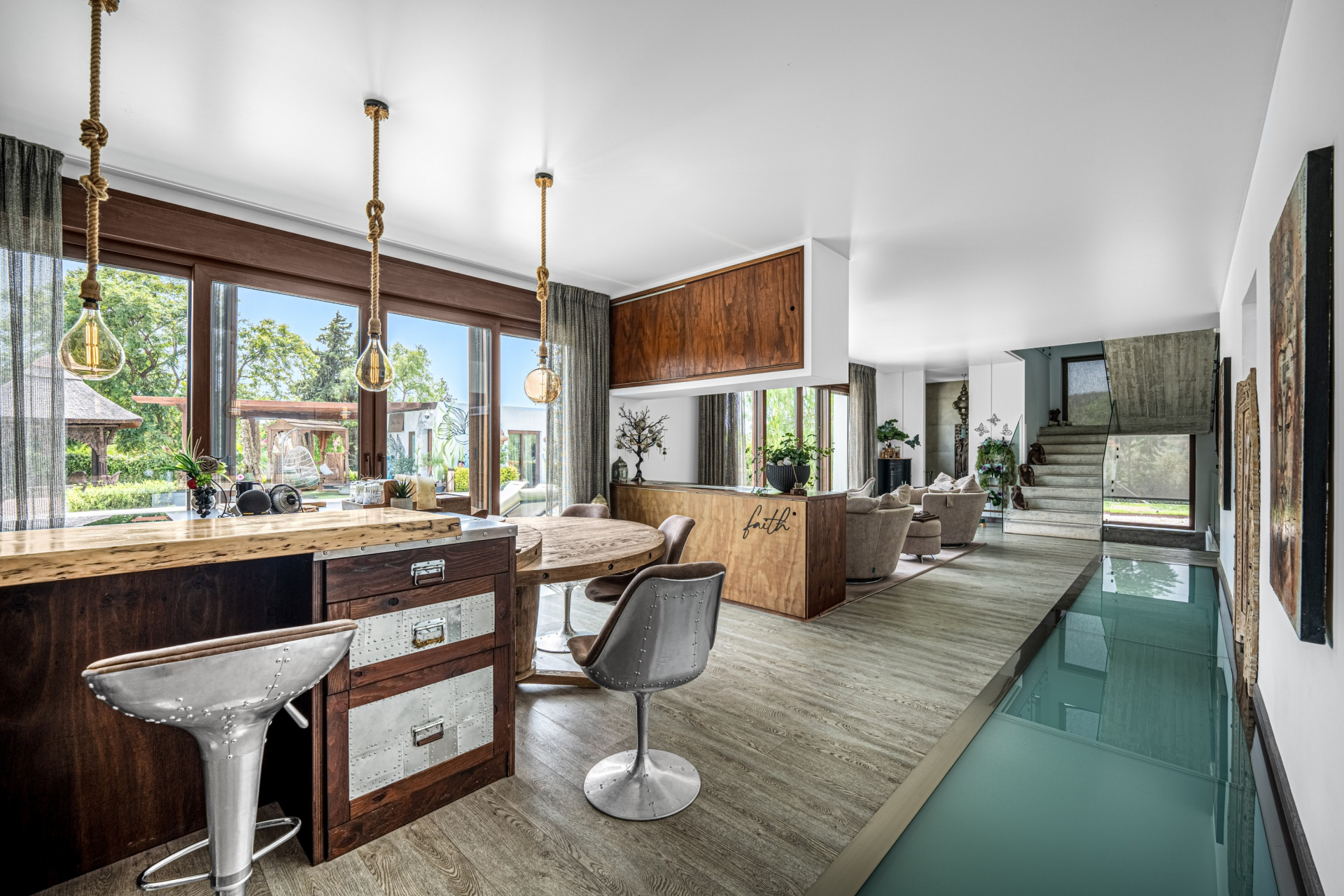 Luxurious Villa with Panoramic Views in Benahavis, Malaga