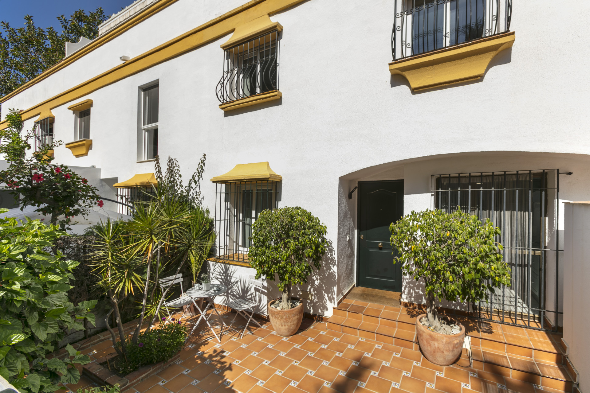 Impecable casa adosada de cuatro dormitorios situada en el centro de Marbella