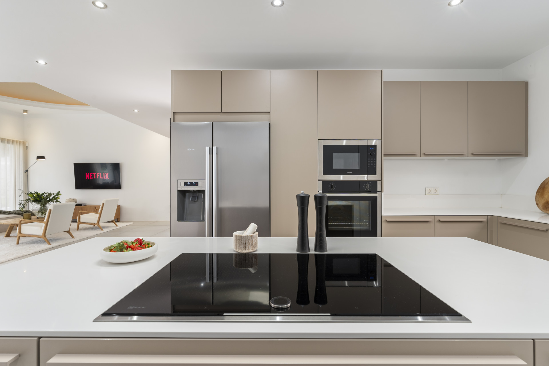 Modern three bedroom villa in Nueva Andalucia with less than ten minutes walking distance to the beach.