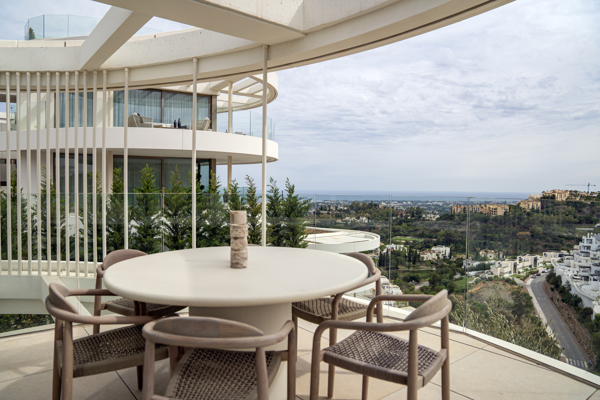 Luxurious Penthouse with Rooftop Oasis at The View Marbella
