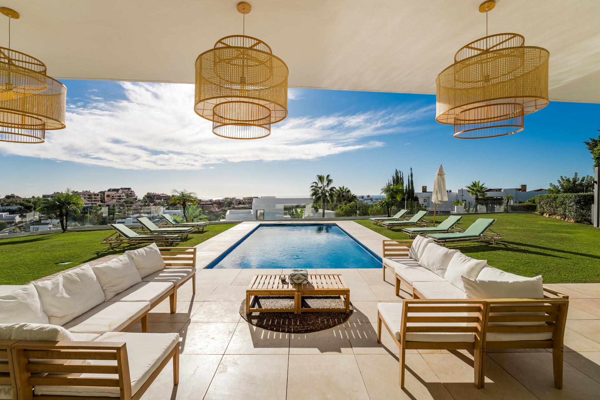 Five Bedroom Villa with Panoramic Views located in La Alqueria, Benahavis