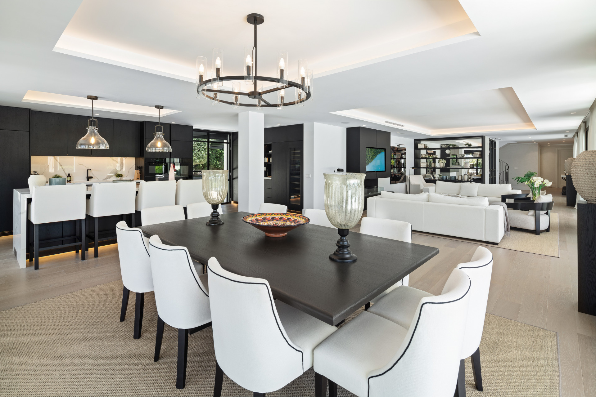 Stunning Five Bedroom Villa located in Nueva Andalucía, Marbella