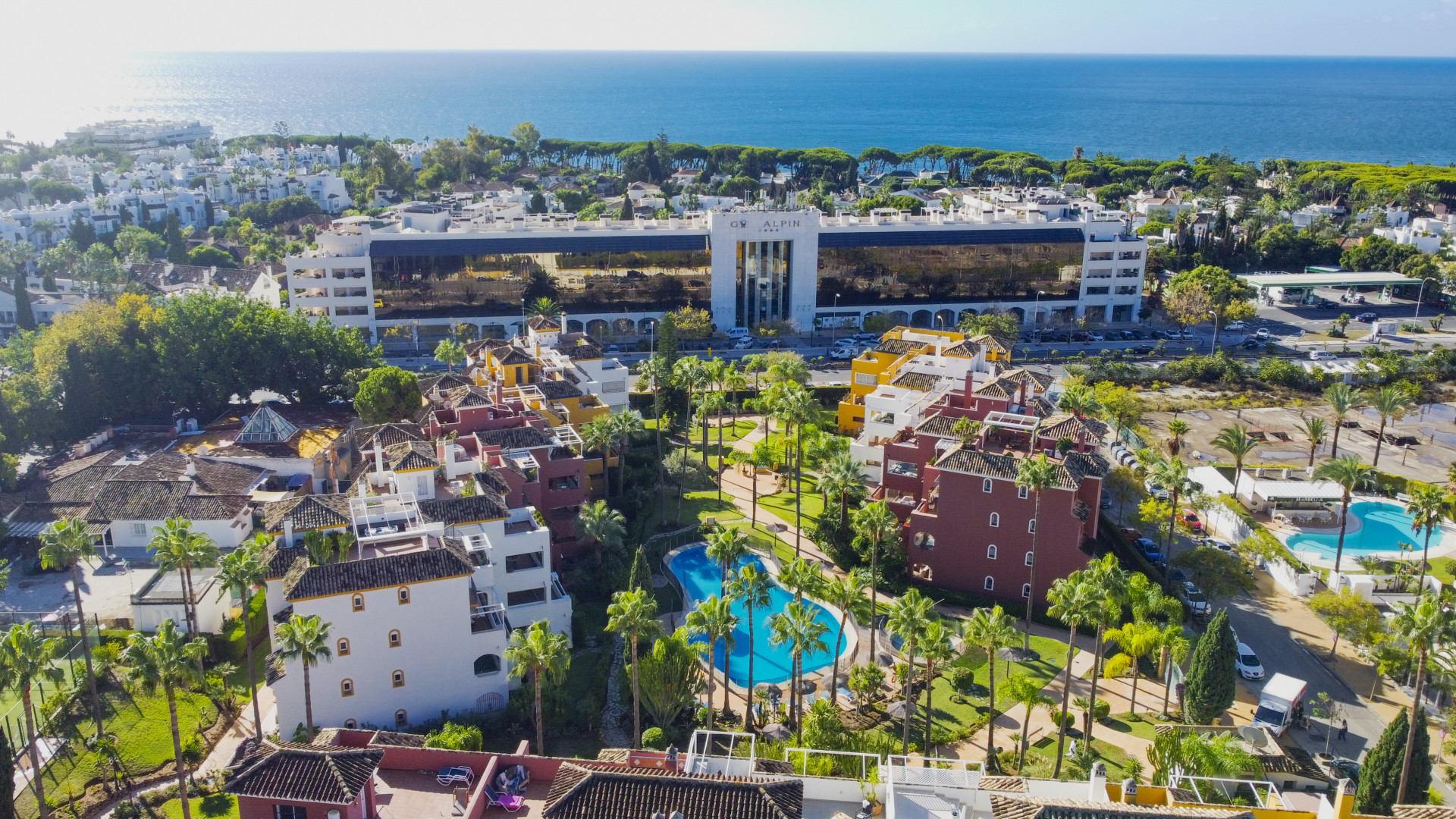 Hervorragendes Zwei-Schlafzimmer, Westlage Wohnung in der gated Gemeinde El Infantado auf Marbella Goldene Meile