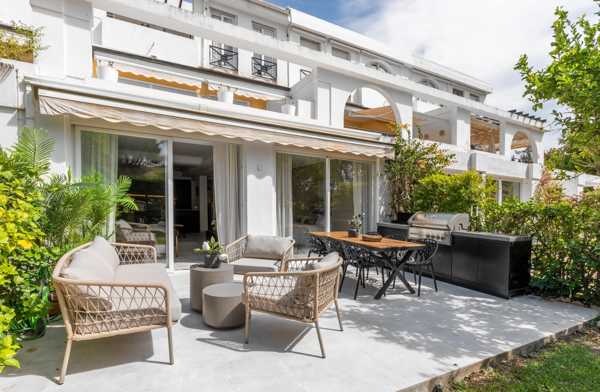 Exquisite three bedroom ground-floor apartment tucked away in the sought-after community of La Quinta.