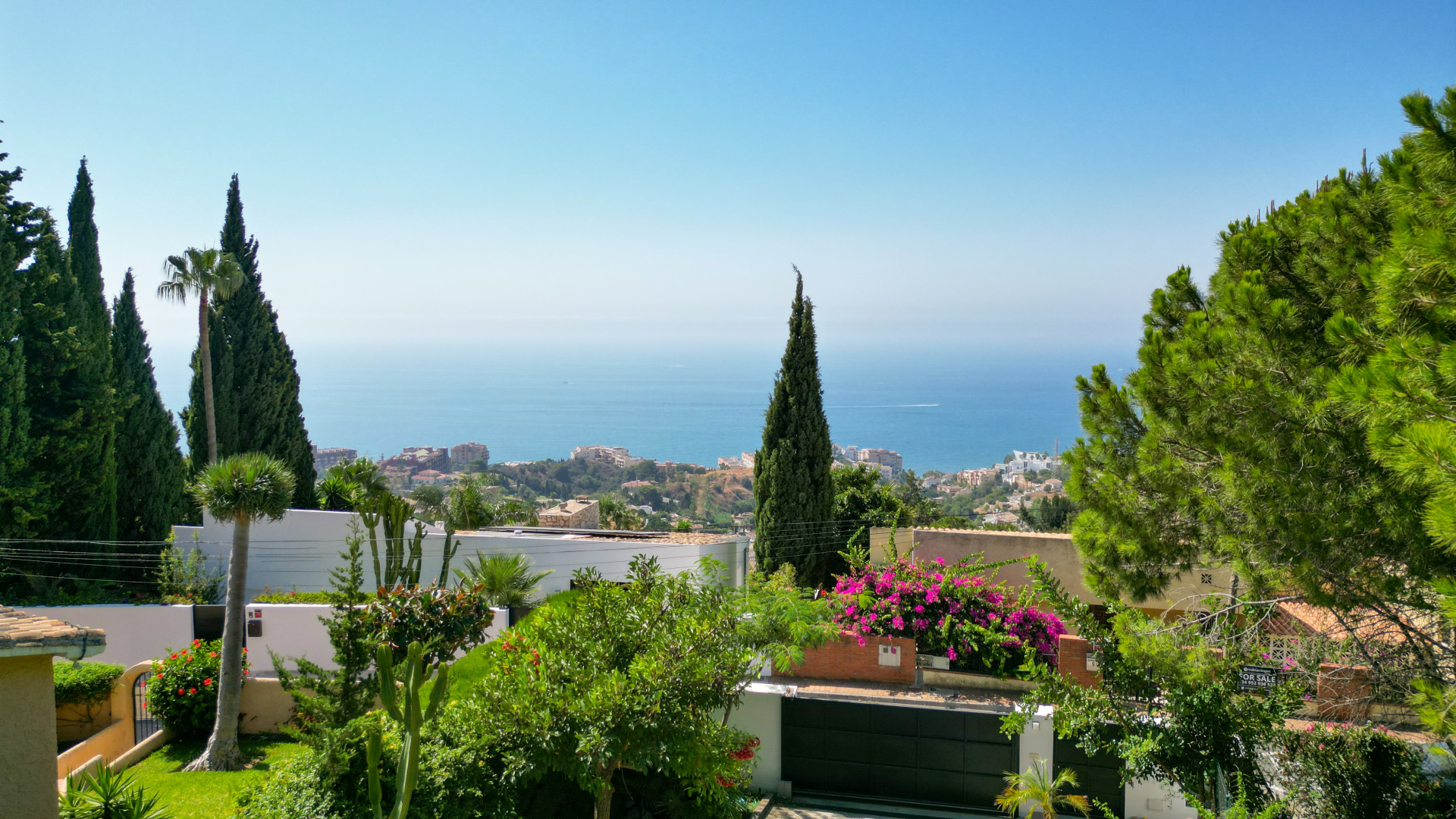 Luxury Villa with Sea Views just fifteen minutes from Malaga Airport in Benalmadena